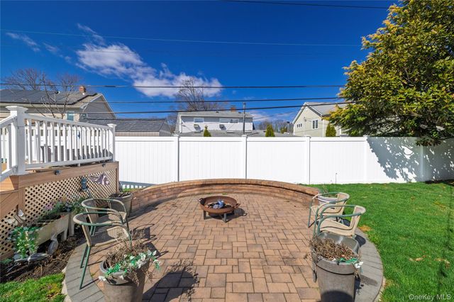 12 Link Lane, Hicksville, NY 11801