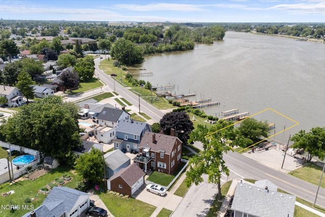 5020 Ottawa River Road, Toledo, OH 43611