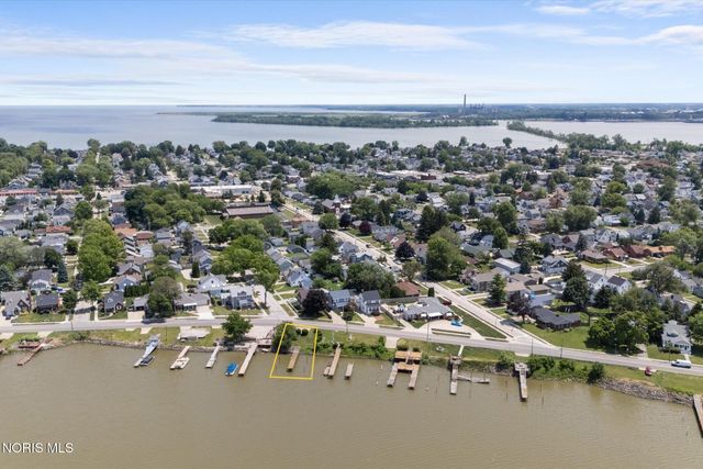 5020 Ottawa River Road, Toledo, OH 43611