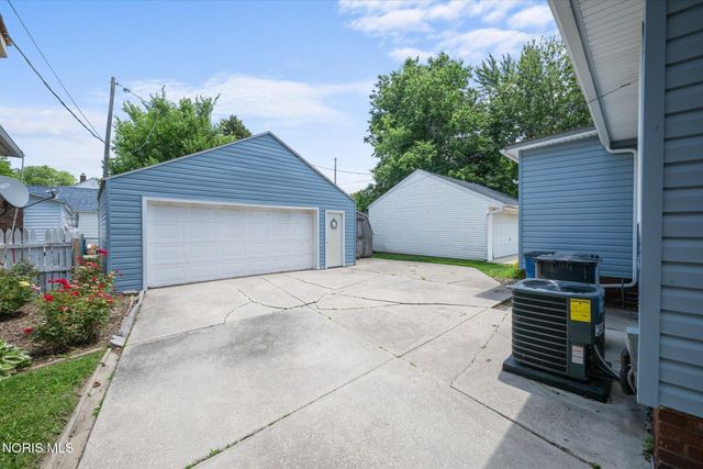 5020 Ottawa River Road, Toledo, OH 43611