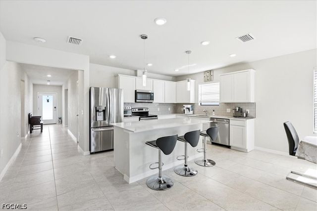 10761 Firebush CIR, North Fort Myers, FL 33917