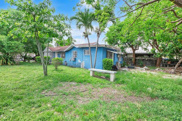 2476 NW 15th Street, Miami, FL 33125