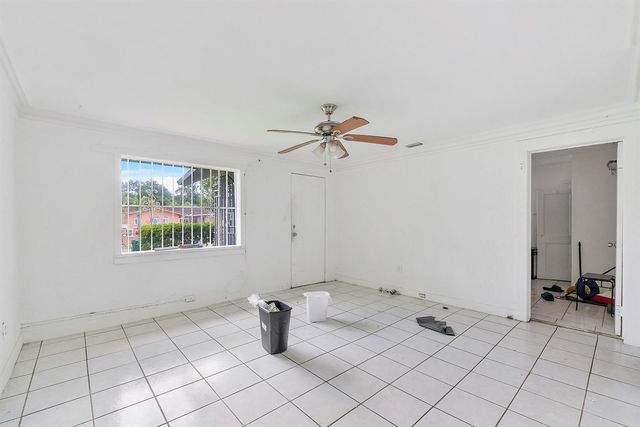 2476 NW 15th Street, Miami, FL 33125