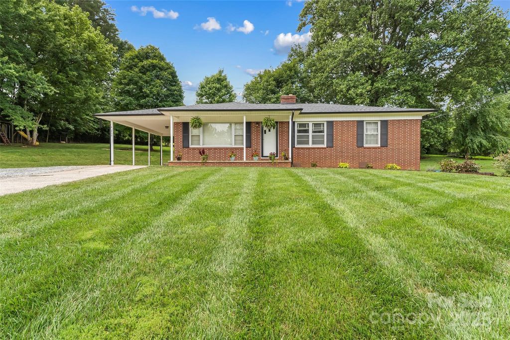 2777 Pax Hill Road, Morganton, NC 28655
