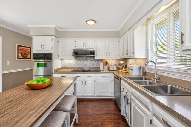 114 Fairways Dr, Hendersonville, TN 37075