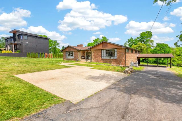 114 Fairways Dr, Hendersonville, TN 37075