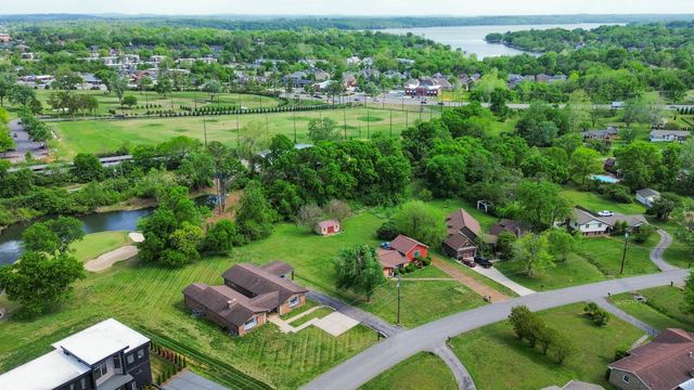 114 Fairways Dr, Hendersonville, TN 37075