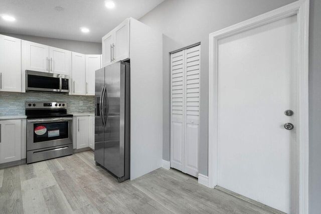 5213 Blueberry Hill Avenue, Lake Worth, FL 33463