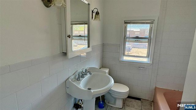 299 Main Street 2, Lodi, NJ 07644