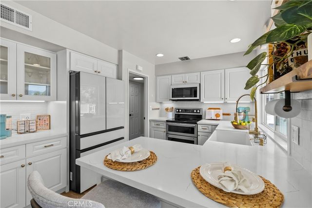 16624 Nearview, Canyon Country, CA 91387