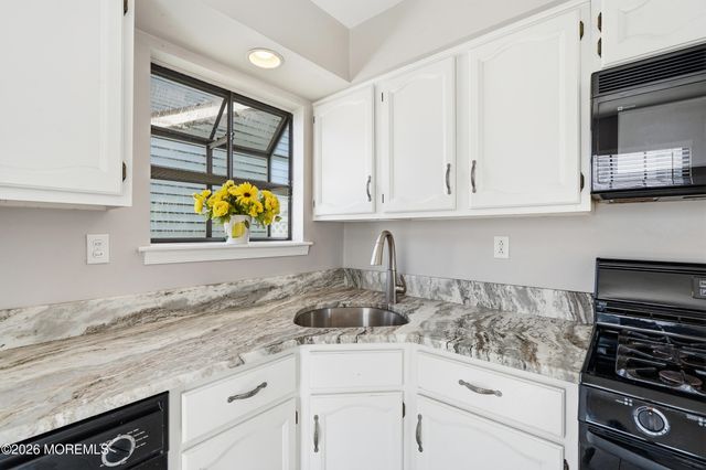 149 Malibu Drive, Eatontown, NJ 07724