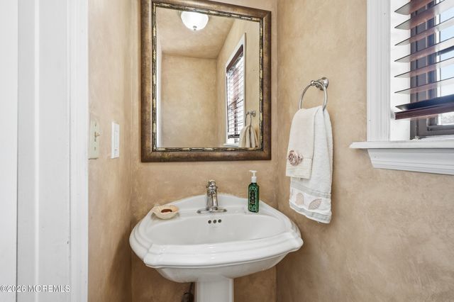 149 Malibu Drive, Eatontown, NJ 07724