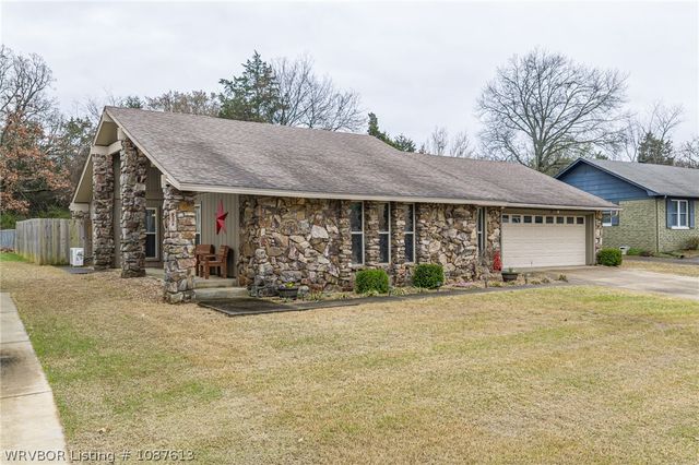 305 Azure Hills Drive, Van Buren, AR 72956