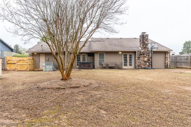 305 Azure Hills Drive, Van Buren, AR 72956
