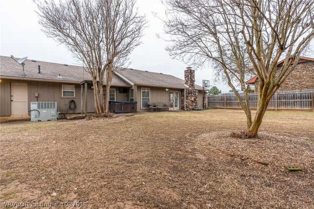 305 Azure Hills Drive, Van Buren, AR 72956