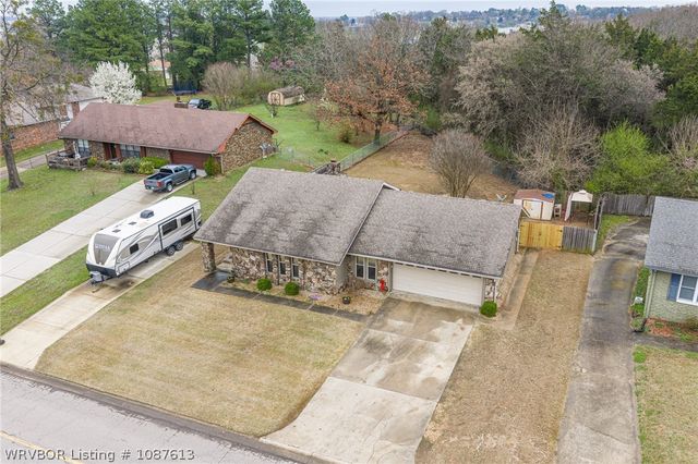 305 Azure Hills Drive, Van Buren, AR 72956