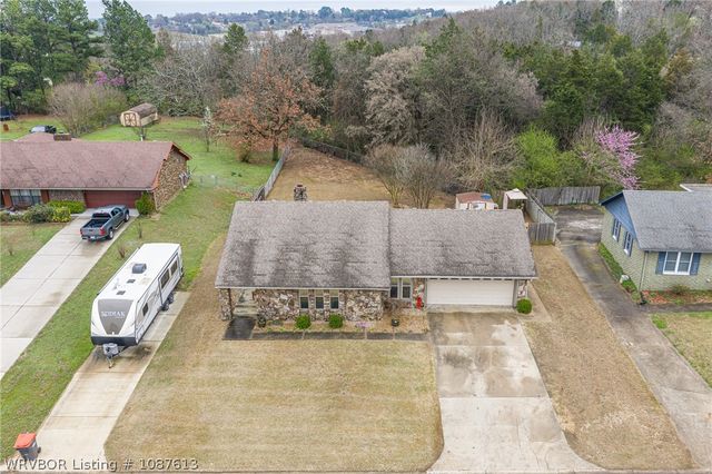 305 Azure Hills Drive, Van Buren, AR 72956