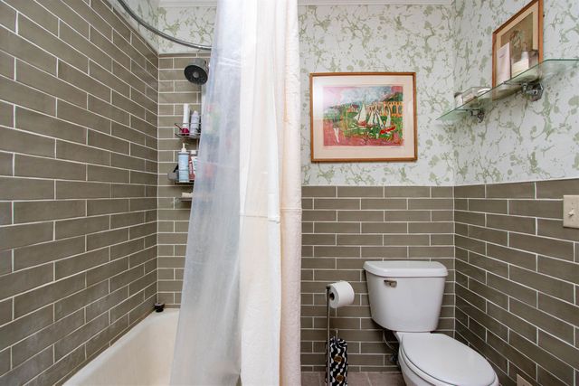 225 Charles Street, Lyndon, VT 05851