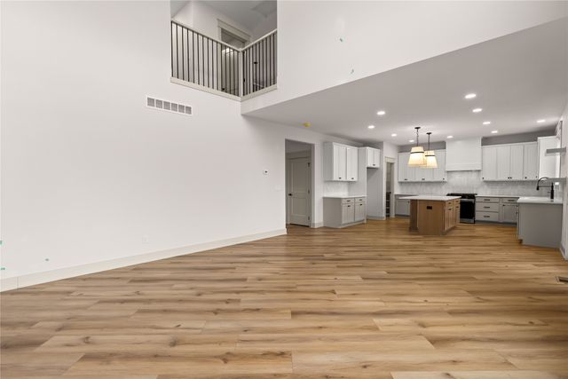 426 Stillwater Court, West Des Moines, IA 50265