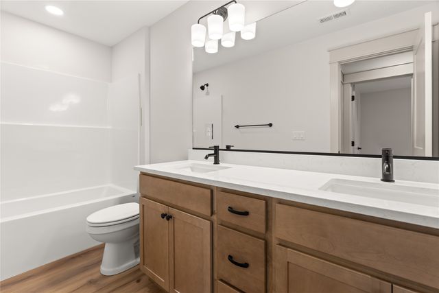 426 Stillwater Court, West Des Moines, IA 50265