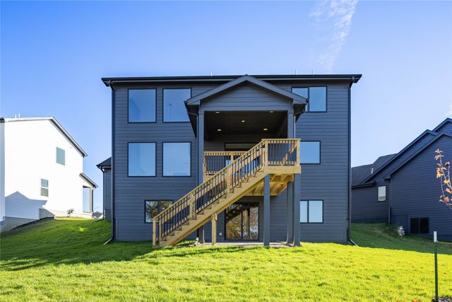 426 Stillwater Court, West Des Moines, IA 50265