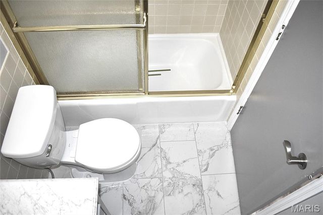 4366 Chateau De Ville Drive E, St Louis, MO 63129