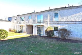 4366 Chateau De Ville Drive E, St Louis, MO 63129
