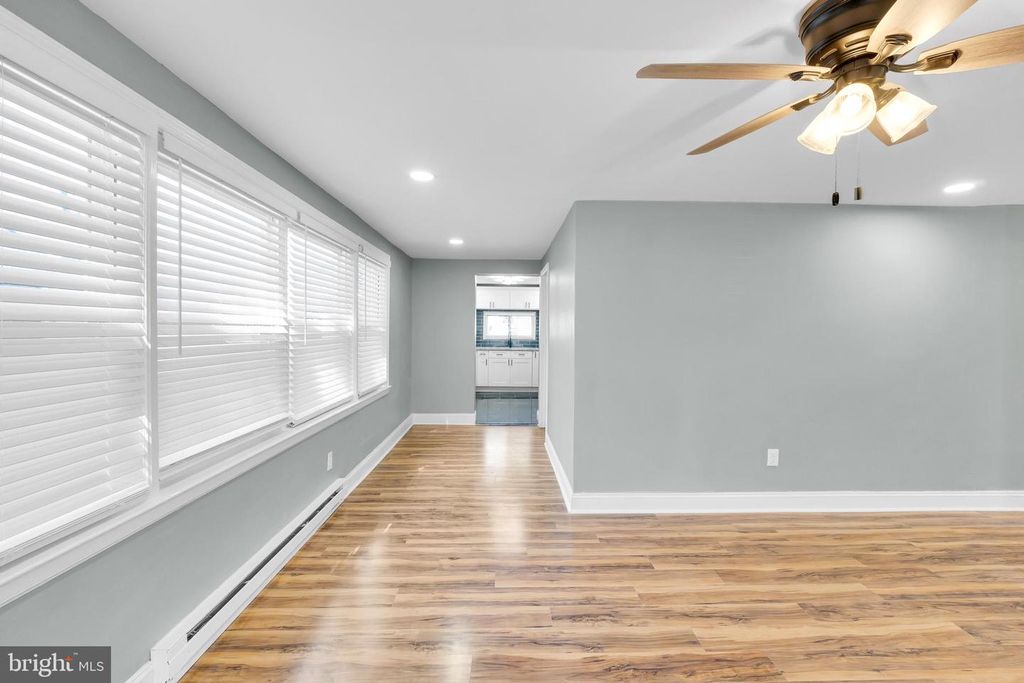 5711 MUSTANG ST, Levittown, PA 19057