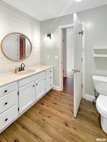 305 WALNUT Street, Mt Sterling, IL 62353