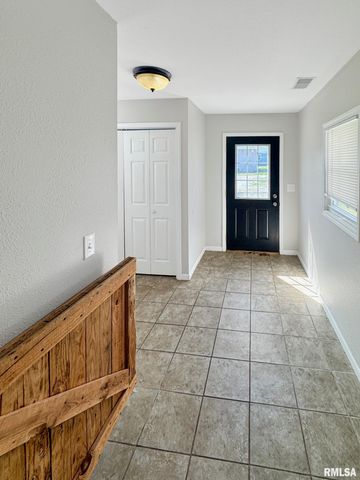 305 WALNUT Street, Mt Sterling, IL 62353