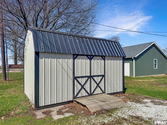 305 WALNUT Street, Mt Sterling, IL 62353