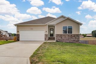 405 North Pine Leaf Road, Nixa, MO 65714