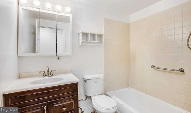 729 10TH ST NE, Washington, DC 20002