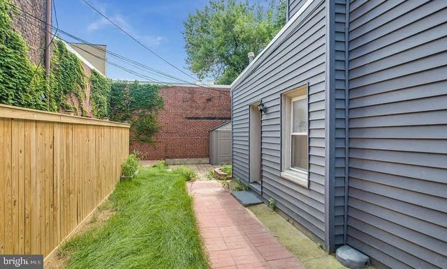 729 10TH ST NE, Washington, DC 20002