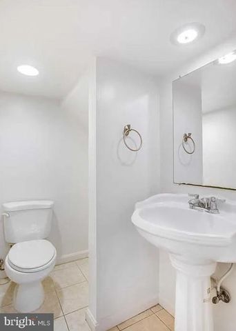 729 10TH ST NE, Washington, DC 20002