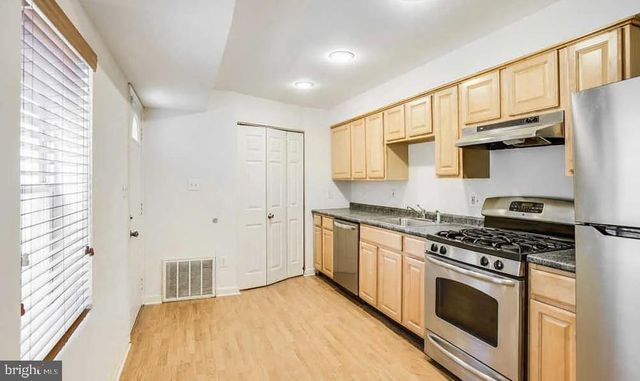 729 10TH ST NE, Washington, DC 20002
