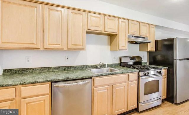 729 10TH ST NE, Washington, DC 20002