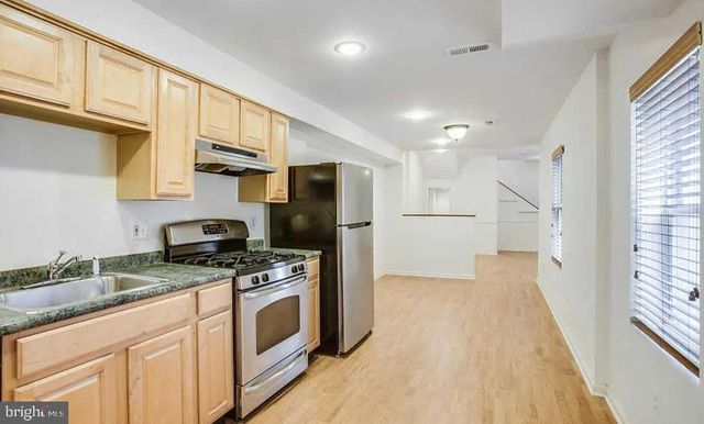 729 10TH ST NE, Washington, DC 20002
