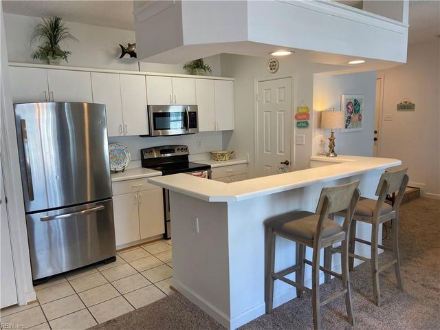 2317 Beach Haven Dr Apt 103, Virginia Beach, VA 23451