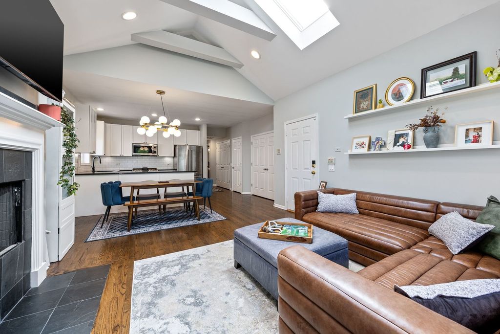 3111 N Seminary Avenue 3N, Chicago, IL 60657 — photo 3