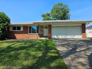 29903 Blossom Lane, Warren, MI 48088