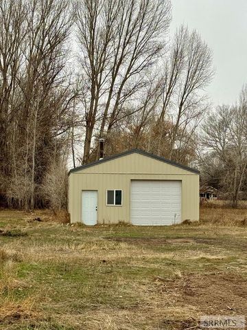 487 N 3450 E, Lewisville, ID 83431