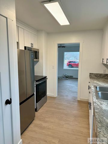 487 N 3450 E, Lewisville, ID 83431