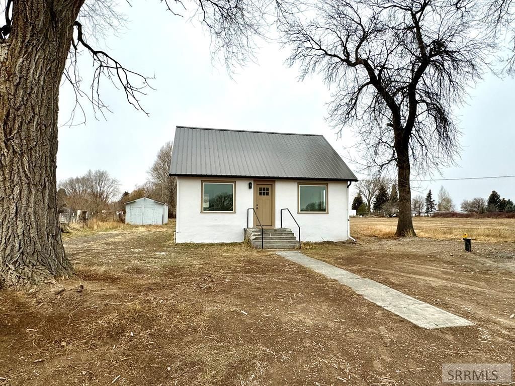 487 N 3450 E, Lewisville, ID 83431