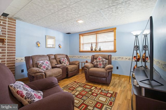 2637 HEMLOCK DR, Columbia, PA 17512