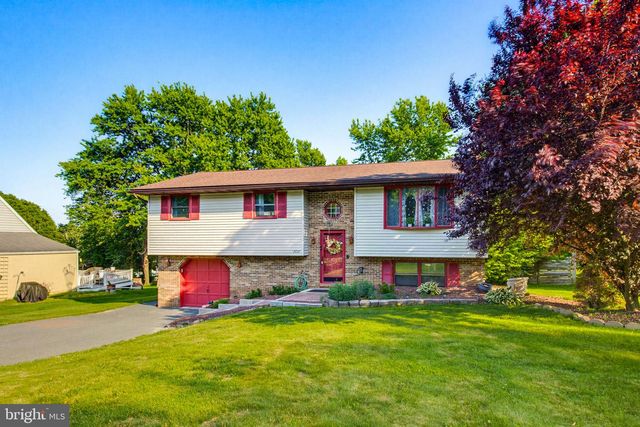 2637 HEMLOCK DR, Columbia, PA 17512