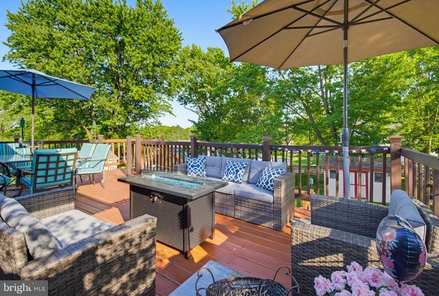2637 HEMLOCK DR, Columbia, PA 17512