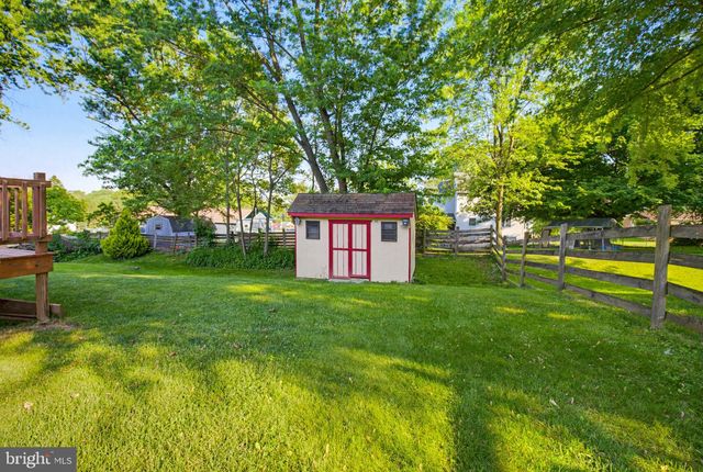 2637 HEMLOCK DR, Columbia, PA 17512