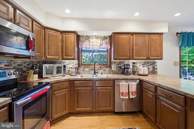 2637 HEMLOCK DR, Columbia, PA 17512