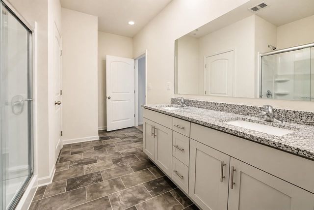 7404 BARRETT OAKS CV, Millington, TN 38053